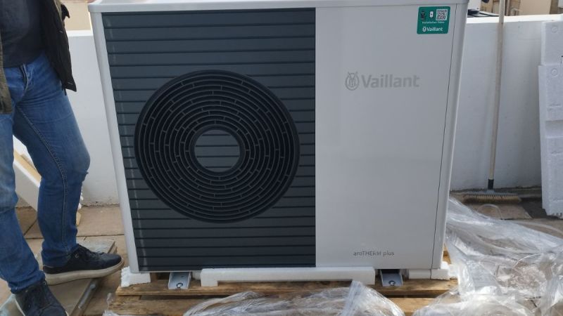 ΕΓΚΑΤΑΣΤΑΣΗ ΑΝΤΛΙΑΣ ΘΕΡΜΟΤΗΤΑΣ VAILLANT AROTHERM PLUS ΣΤΟ ΗΡΑΚΛΕΙΟ