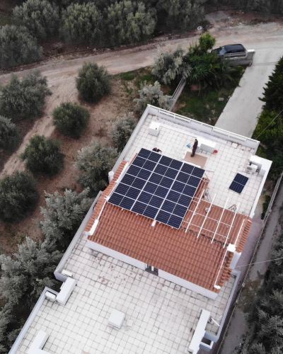 Φωτοβολταϊκό συνολικής ισχύος 9.75 KW με net metering πάνω σε κεραμοσκεπή σε μόνιμη κατοικία στη Νότια Κρήτη (κατασκευή σε εξέλιξη)