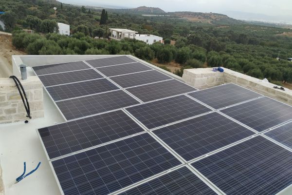 INSTALLATION OF A PHOTOVOLTAIC SYSTEM IN A SEASONAL HOUSE IN SOUTH CRETE