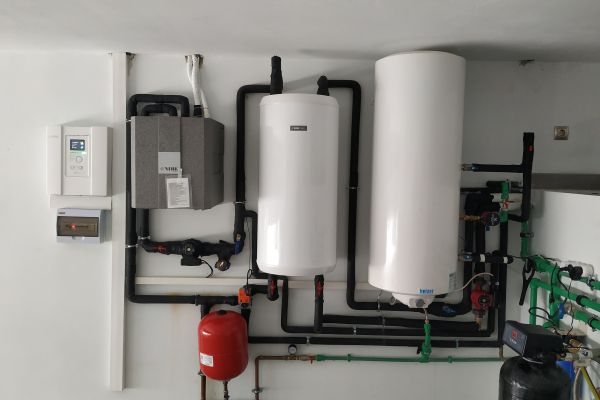 COOLING - HEATING AND HOT WATER WITH 