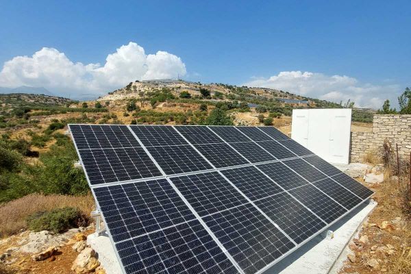 AUTONOMOUS PHOTOVOLTAIC SYSTEM IN A PERMANENT RESIDENCE IN SOUTHERN CRETE