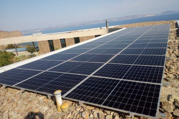 INSTALLATION OF A PHOTOVOLTAIC SYSTEM IN A VILLA IN SOUTHERN CRETE